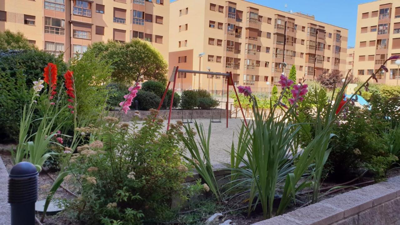 Apartment Madrid Barajas Екстериор снимка