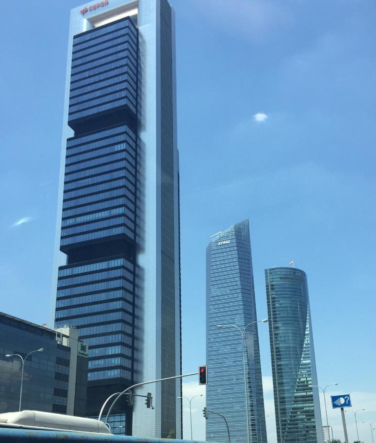 Apartment Madrid Barajas Екстериор снимка