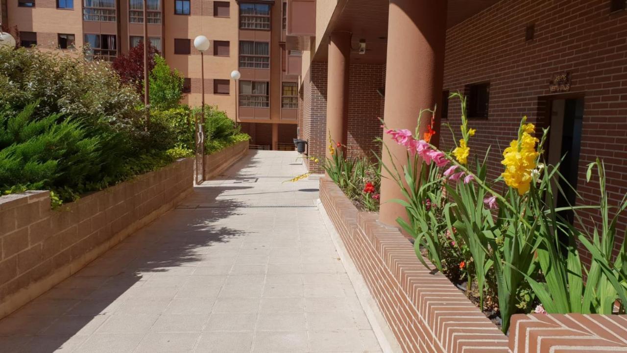 Apartment Madrid Barajas Екстериор снимка